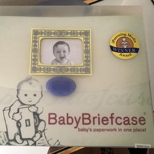 👶🏼 BabyBriefcase
